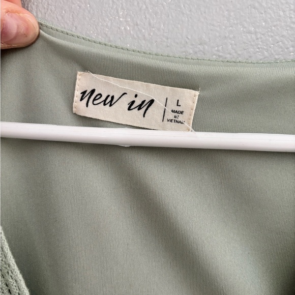 Green Ruffle Sleeve Dress - Picture 3 of 5